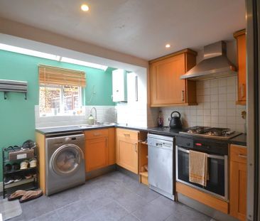 2 bedroom end of terrace house to rent - Photo 6