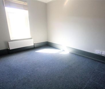 Property to rent - Photo 3