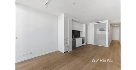 Modern First-Floor Apartment in the Heart of Brunswick. - Photo 3
