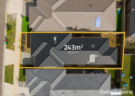 Modern Family Home - Photo 4