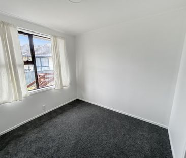 Renovated three bedroom in Mangere East! - Photo 2