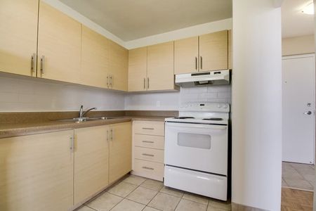 Carillon Apartments - Photo 4