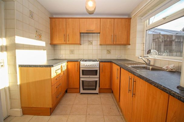 3 Bedroom House - Semi-Detached - Photo 1