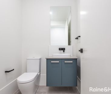 Beautifully Presented 4 Bedroom Family Home - Photo 2