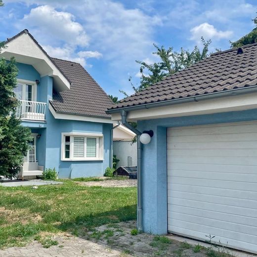 BA. V Jarovce - s krbom, saunou a dvojgarážou - Photo 1