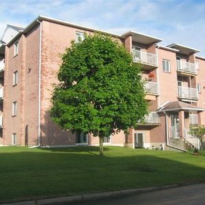 Appartement 4 1/2 à louer - 1er août 2026 - Photo 2