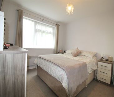 Court, Stockport - Photo 1