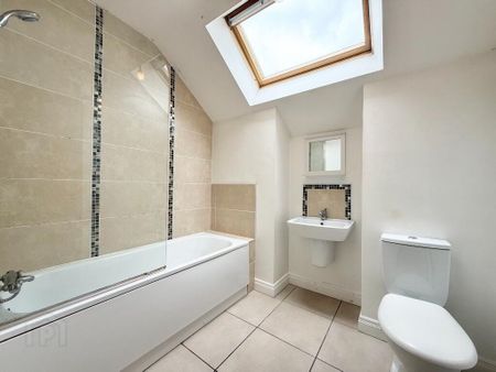 52 Sir Richard Wallace Road, Lisburn, BT28 3ZH - Photo 4