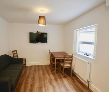 3 bedroom flat to rent - Photo 1
