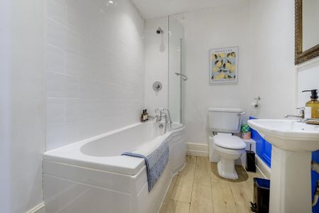 3 bedroom property to rent - Photo 3