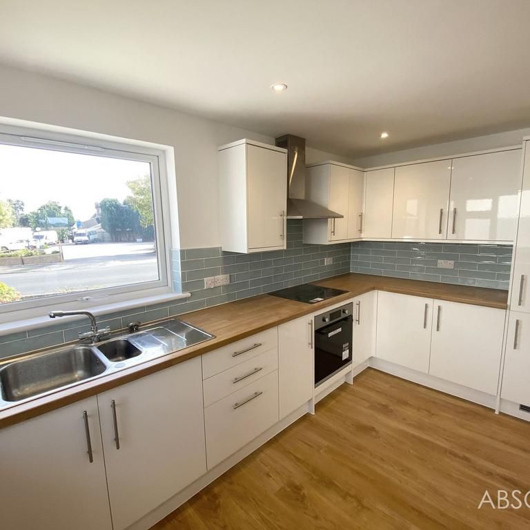 2 bedroom link detached house to rent - Photo 1
