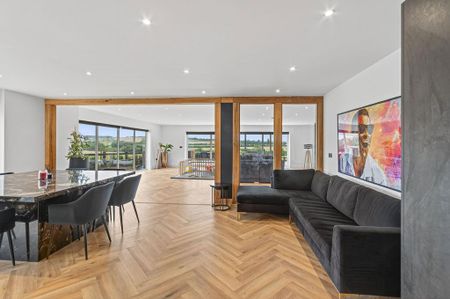 6 bedroom detached house to rent - Photo 2