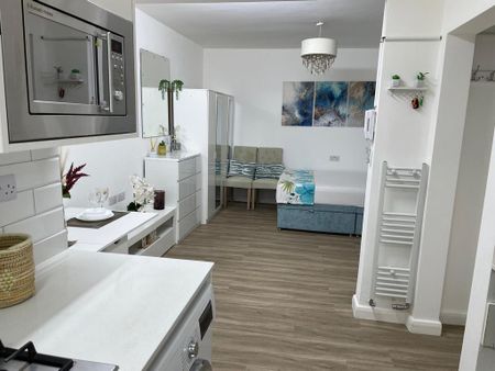 Studio to rent - Photo 3