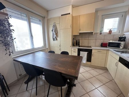 Spacieux logement de 3.5 pièces au centre-ville ! - Foto 4