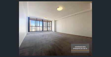 Spacious Two-Bedroom Apartment in Museum Tower - Photo 2