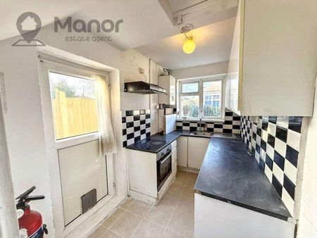 Comyns Road, Dagenham, RM9 - Photo 4