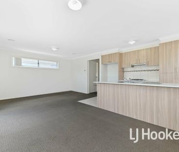 Quietly Positioned, Exceptionally Convenient - Photo 4