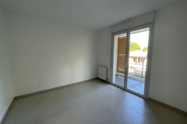 Libre DECEMBRE - Appartement T2 avec terrasse et place de pa - Photo 1