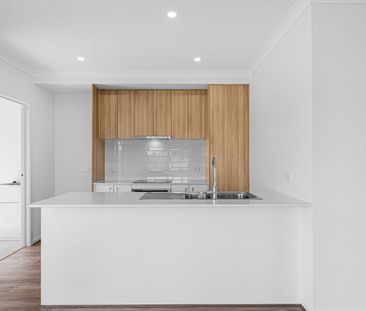 Brand-New 3-Bedroom Townhouse in Prime Wyndham Vale Location - Photo 3