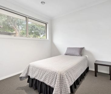 5 Clovelly Avenue, Rosebud. - Photo 1