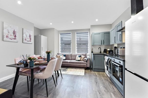 4 bedroom serviced apartment to rent - Photo 1