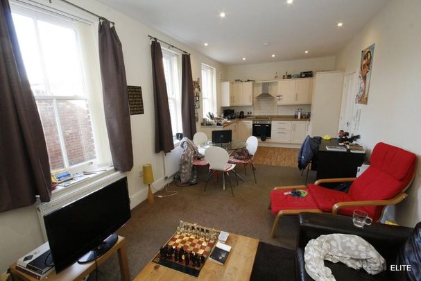 2 bedroom apartment to rent - Photo 1