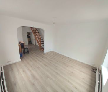 2 bedroom terraced to rent Barton Street - Photo 2