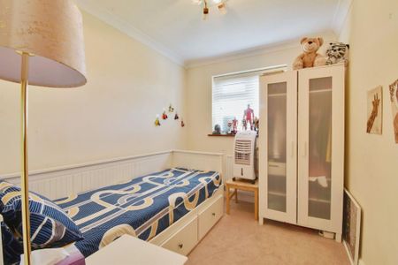 4 bedroom detached house to rent - Photo 5