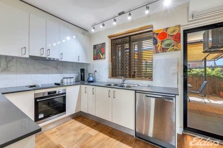 MODERN 2 BED UNIT CLOSE TO PALMERSTON CBD - Photo 4