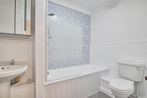 2 bedroom terraced house to rent - Photo 1