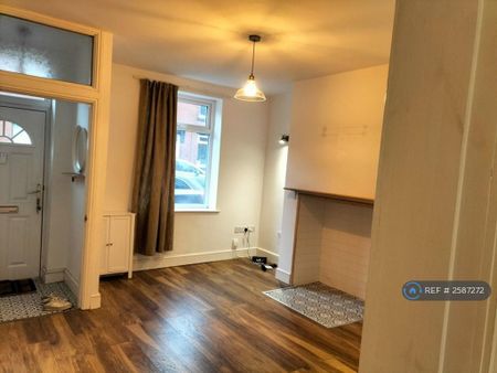 2 bedroom terraced house to rent - Photo 4