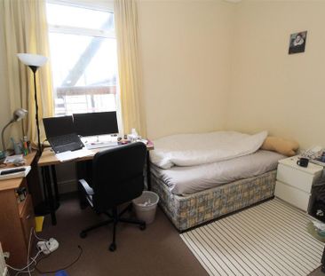 4 bedroom flat to rent - Photo 6