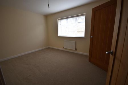 2 bedroom detached bungalow to rent - Photo 4