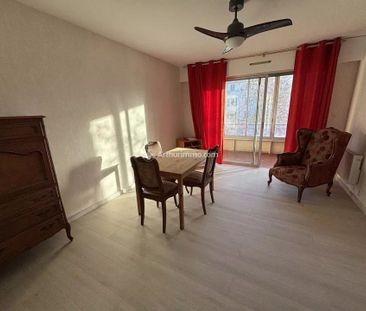 Location Appartement 2 pièces 43 m2 à Six-Fours-les-Plages - Photo 3