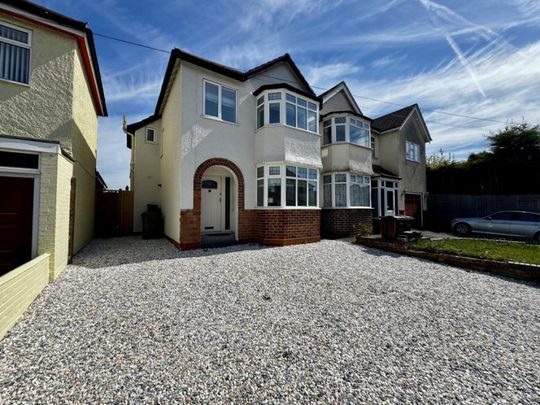 3 Bedroom Semi-Detached House - Photo 1