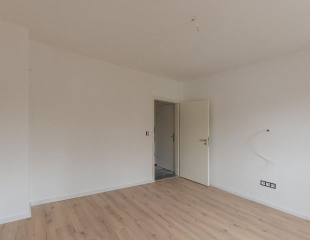 Hochwertige 2-Zimmer-Wohnung mit Einbauküche direkt am Rheinufer - Foto 1