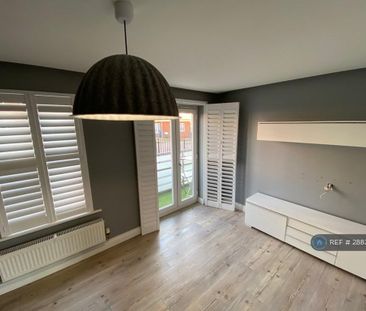 1 bedroom in a flat share to rent - Photo 1