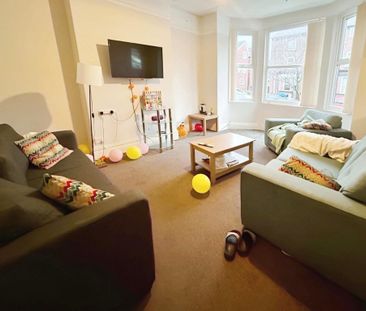 6 bedroom terraced house to rent - Photo 2