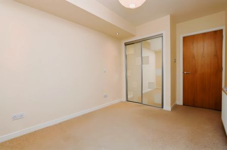 2Bedrooms, 3Bathrooms - Photo 5