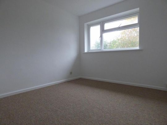 2 bedroom maisonette to rent Woodmill Lane, Southampton, SO18 - Photo 1