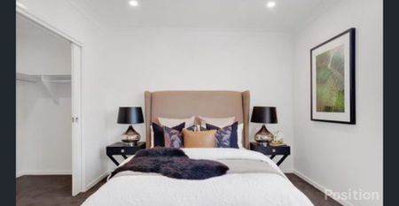 Spacious 4-Bedroom Townhouse in a Quiet Complex! - Photo 4