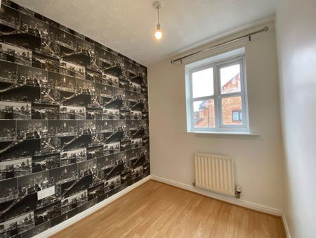 4 Bed Semi-Detached House, Aspenwood Drive, M9 - Photo 3