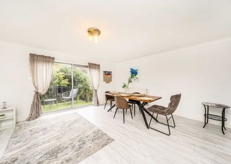 Albert Drive, SW19 6LB, London - Photo 2