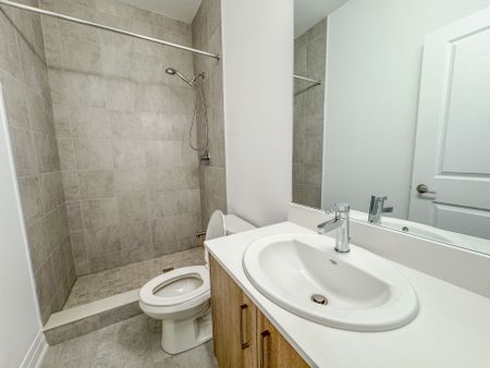 For Lease - 22 Direzze Court, Richmond Hill, Ontario - Photo 5