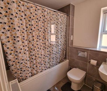 1 bedroom in a house share to rent - Photo 6