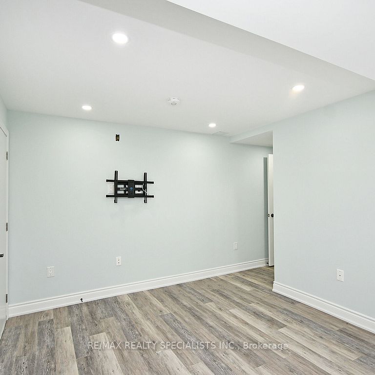 For Lease - 42 Midcrest Circle, Brampton, Ontario - Photo 1