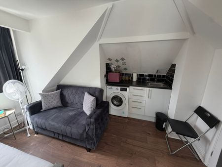 Studio Flat, Colindeep Gardens, NW4 - Photo 2