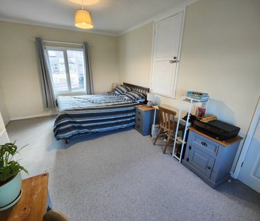 Pendarves, Falmouth, TR11 - Photo 2