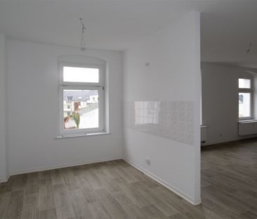 Frisch renoviert… neuer Bodenbelag… – ID 2682 - Photo 2