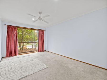 Charming Family Home in the Heart of Thurgoona - Photo 4